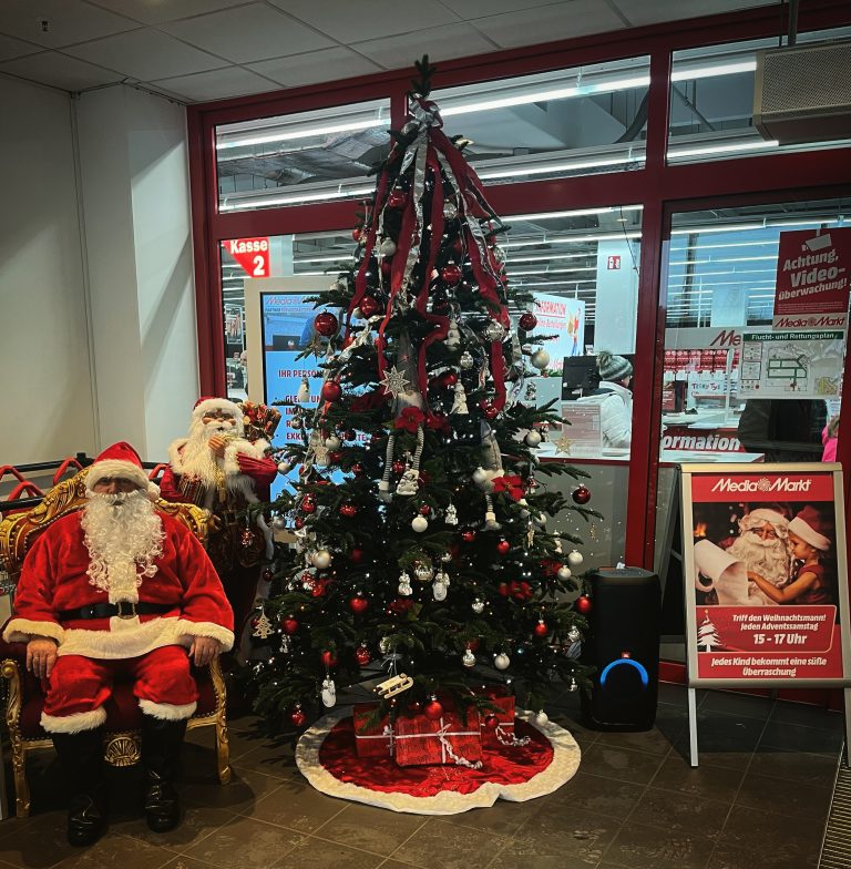 Mehr über den Artikel erfahren Media Markt Goslar bekommt Besuch vom Weihnachtsmann